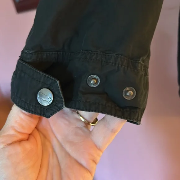 Levi Strauss black Wind/ rain coat longer hem on back. Draw strings also. EUC. - Picture 7 of 13